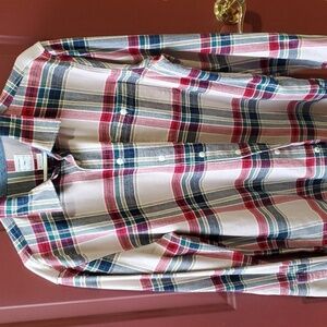 Gap blue red plaid flannel button down Size xl nice med weight
